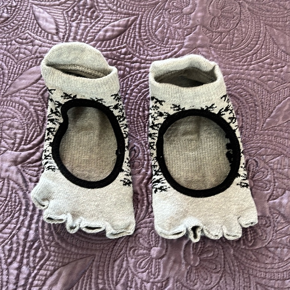 *$5 items are 5 for $15* Toesox barre socks